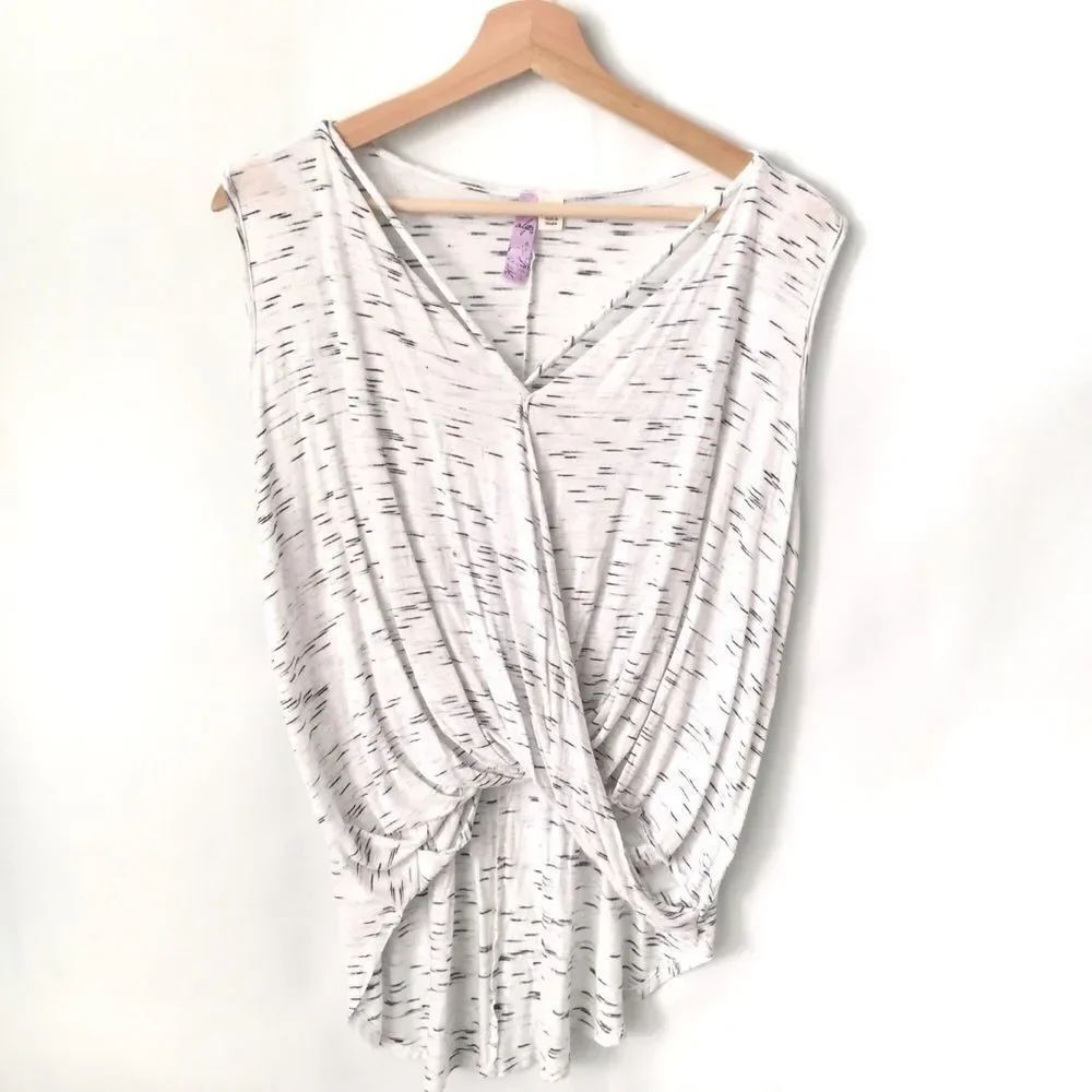 Alya Anthropologie White Top in Size XS